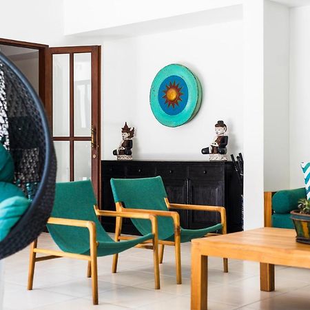Villa Merah Семиняк Екстериор снимка